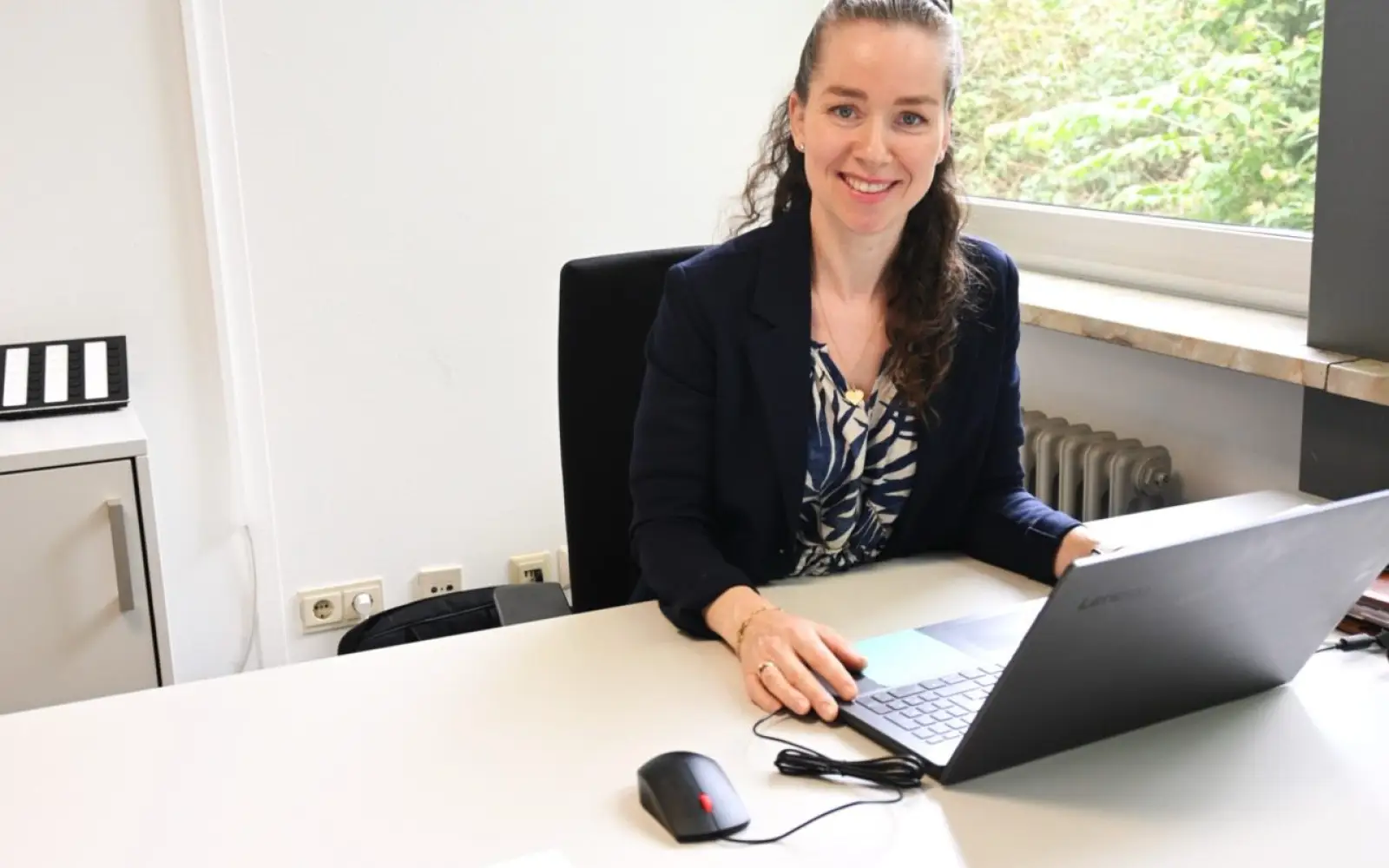 Linda Lohenkamp leitet seit Anfang Juni die Grundschule Rahm. Die Kaiserswertherin hat ihre neue Stelle nach der Elternzeit angetreten. Foto: sam