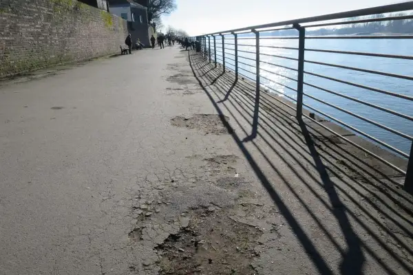 Attraktivität der Kaiserswerther Rheinuferpromenade