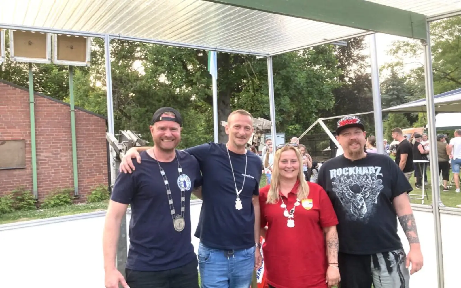 Am Freitagabend waren erfolgreich (von links): Marco Dellin, Kappeskönig und Brudermeister Tim Sittinger, Jenny Bensch-Lubin und Niclas Cremerius. Foto: sam