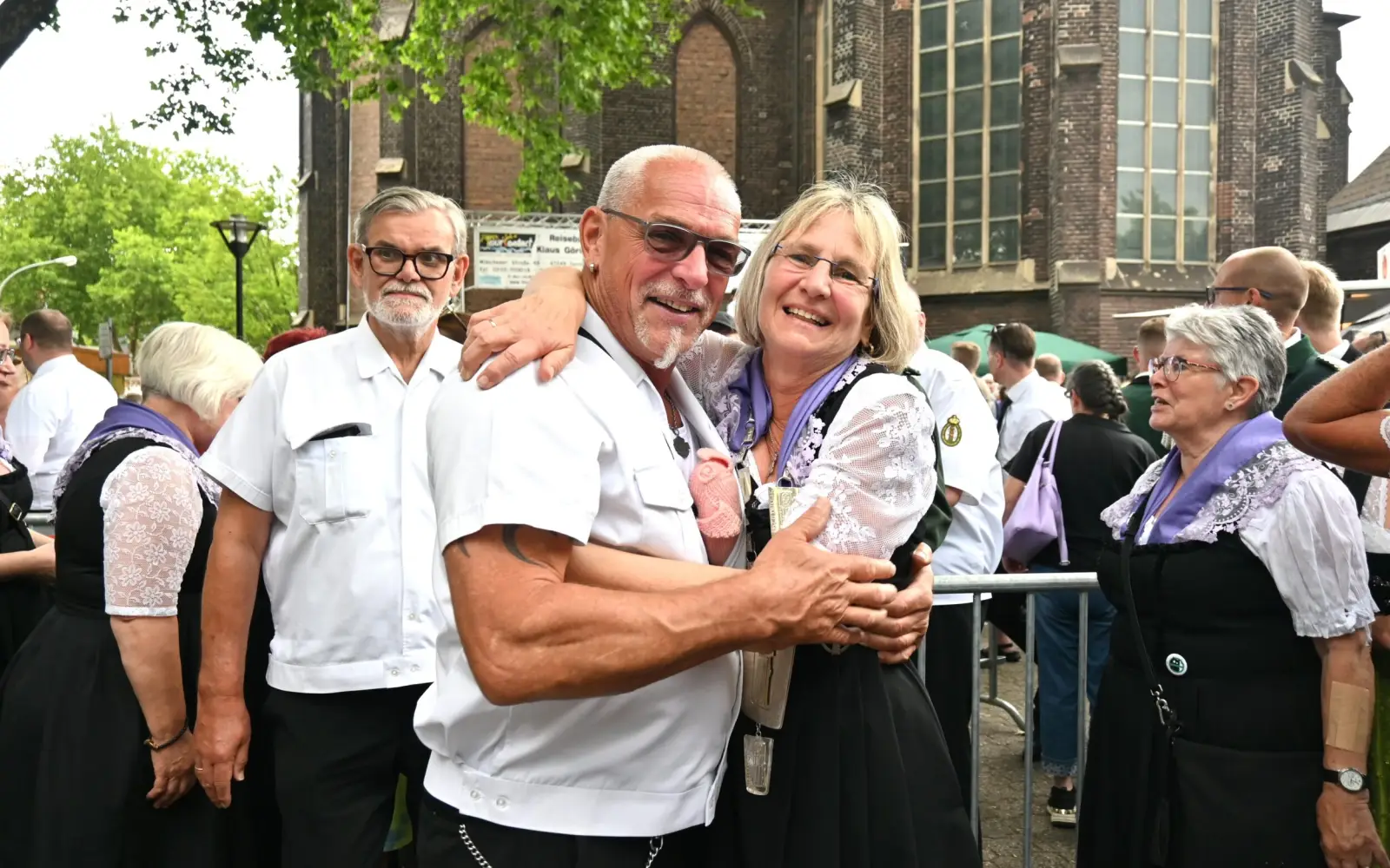 Erstmals regiert in Buchholz eine Königin: Ulrike Meinertz aus der St. Barbara-Kompanie. Foto: sam