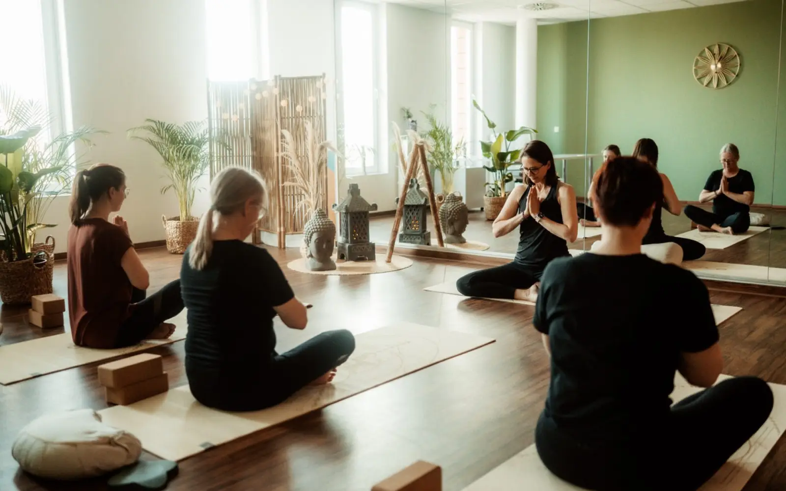 Im ZeitRaum YogaStudio in Buchholz werden die Einheiten in kleinen Gruppen und ruhiger Atmosphäre durchgeführt. Foto: privat