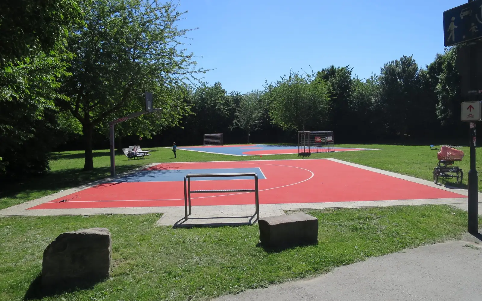 Ein wunderbarer Fitness-, Spiel- und Erholungsplatz in Einbrungen. Ein Beispiel für Angermund? Foto: hs