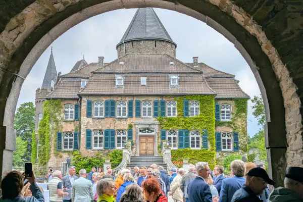 „Ciao Angerland“ – Bürgerfest auf Schloss Linnep erinnert an 50 Jahre kommunale Neugliederung