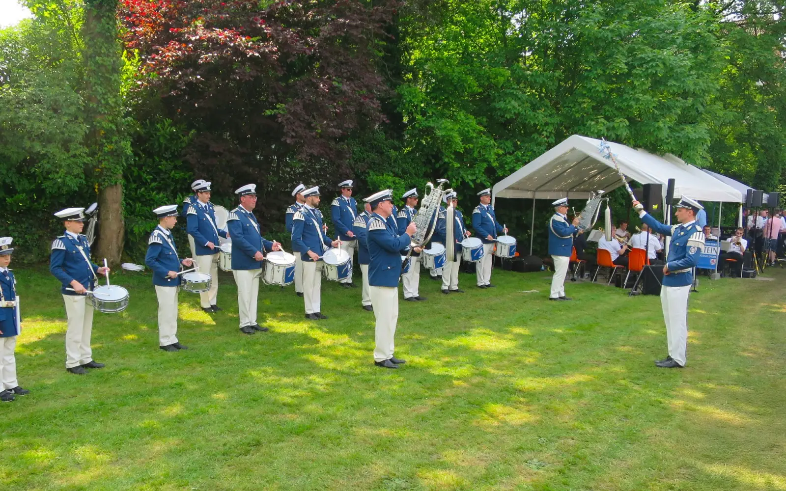 Das Tambourcorps „Frisch Auf Kalkum“ spielt beim Fest der goldenen Mösch. Archivfoto: hs