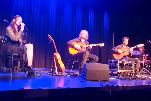 Tierra Negra mit Special Guest JULIKA live im Steinhof Duisburg