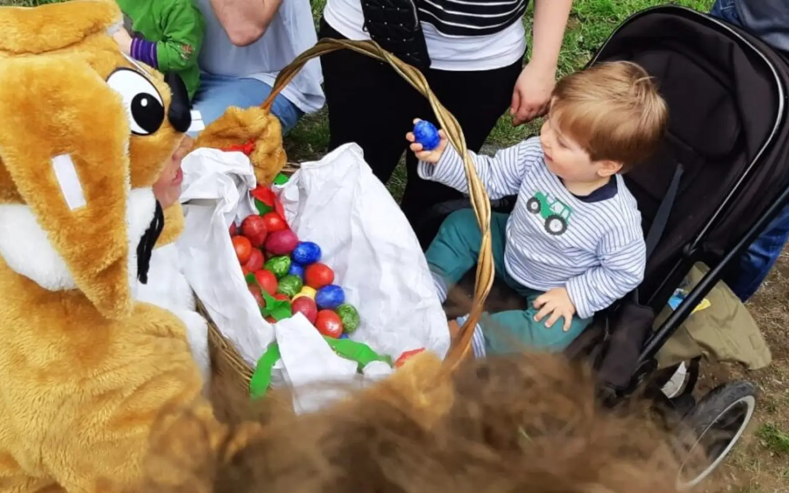 Auch der Osterhase schaute in Huckingen vorbei. Foto: Schützen Huckingen