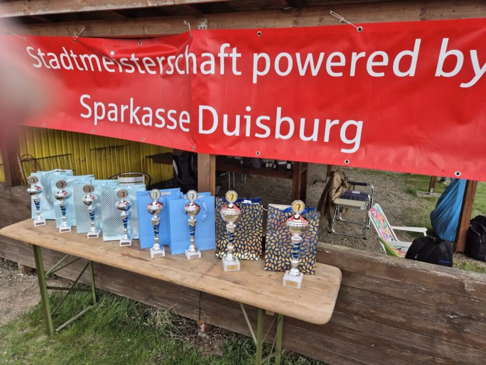 Um diese begehrten Pokale ging es auf der Platzanlage des SV Wanheim. Foto: privat