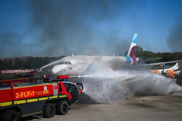 Flughafen Düsseldorf trainiert Notfallabläufe bei Großübung „Victor 2025“