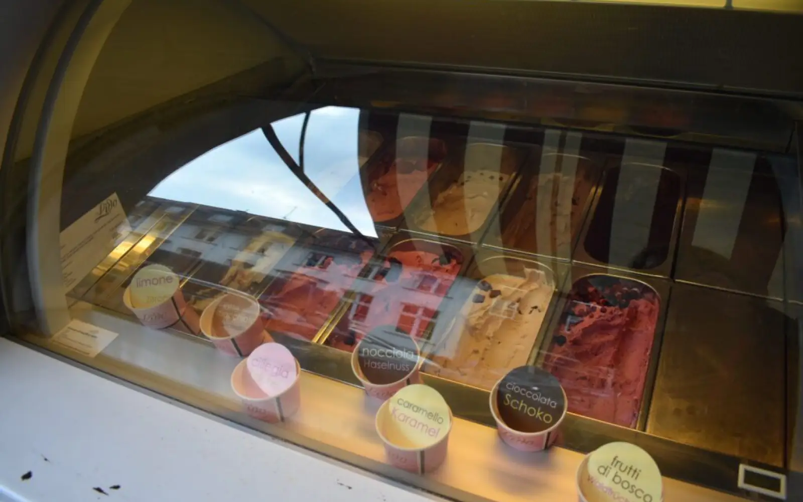 Hausgemachte Eissorten im Lido Eiscafé, von Zitrone bis Latte Macchiato ist für jeden Geschmack etwas dabei. Foto: cj