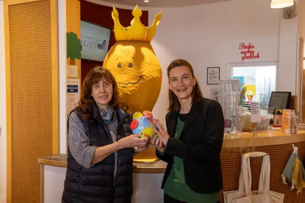 Die KREA füllt Kaiserswerths Schaufenster mit kreativen Ausstellungen