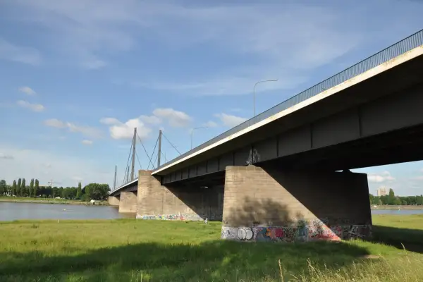 Neustrukturierung für Großprojekt Theodor-Heuss-Brücke