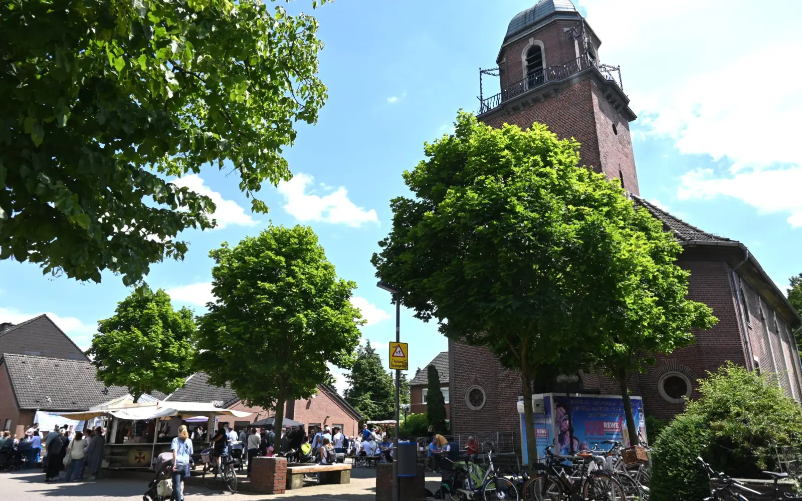 Die Kirche Herz-Jesu in Serm hat einen neuen Eigentümer, ist aber weiterhin ein Gotteshaus. Archivfoto: sam