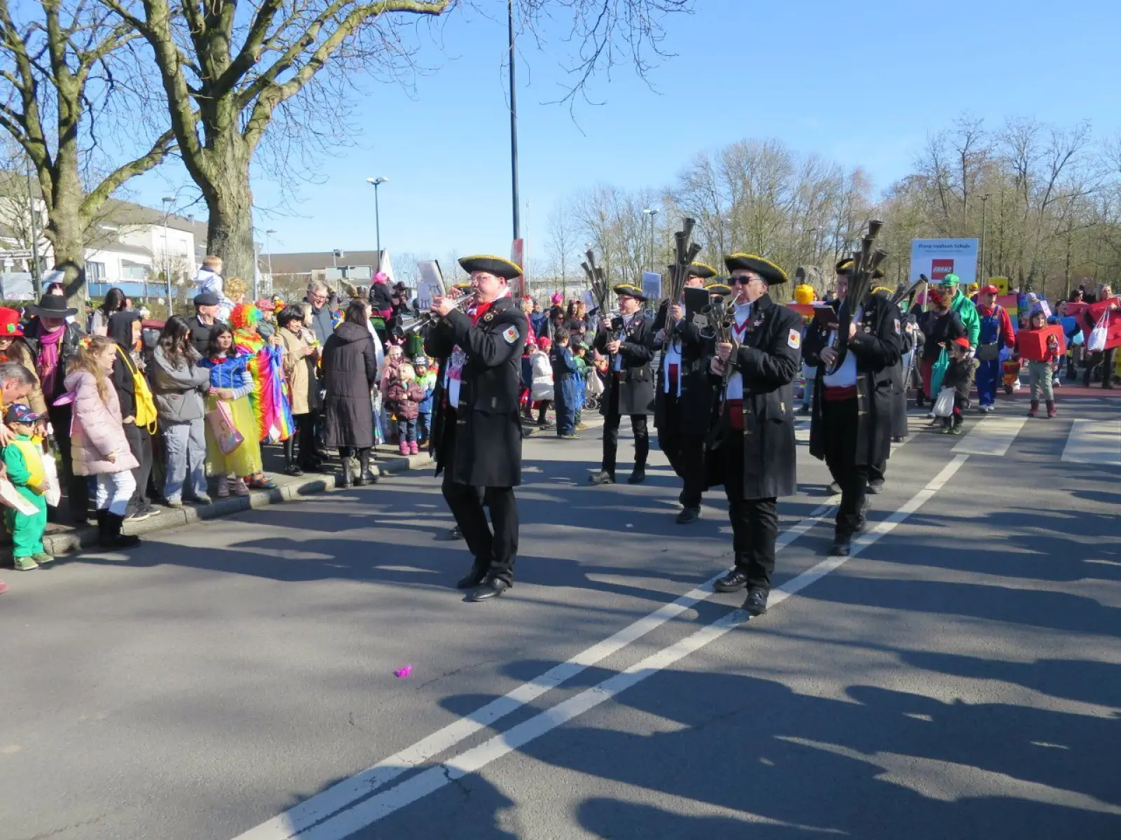 Das Wittlaerer Schalmaiencorps sorgte wie jedes Jahr für stimmungsvolle Musik. Foto: hs