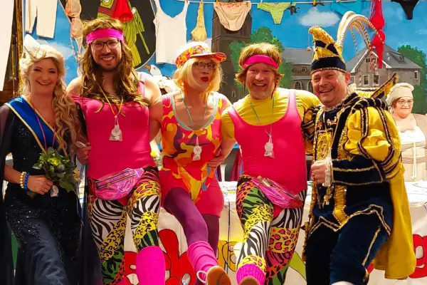 Ausgelassene Stimmung beim Karneval der kfd Angermund