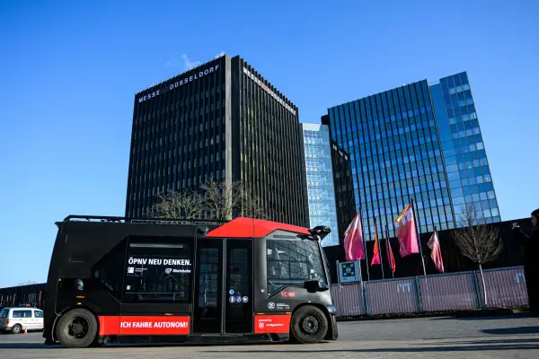 Rheinbahn testet autonomes Shuttle auf der XPONENTIAL EUROPE 2025