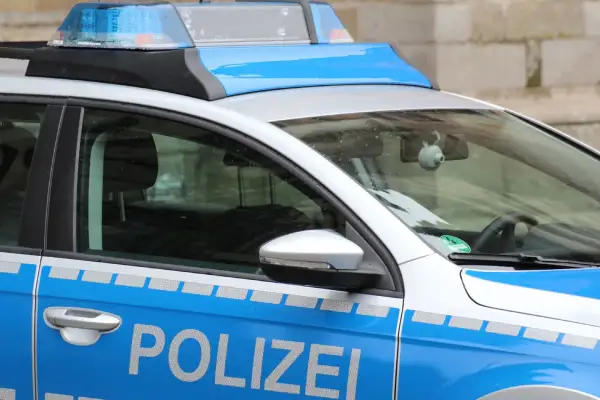E-Scooter erfasst Fußgängerin in Großenbaum
