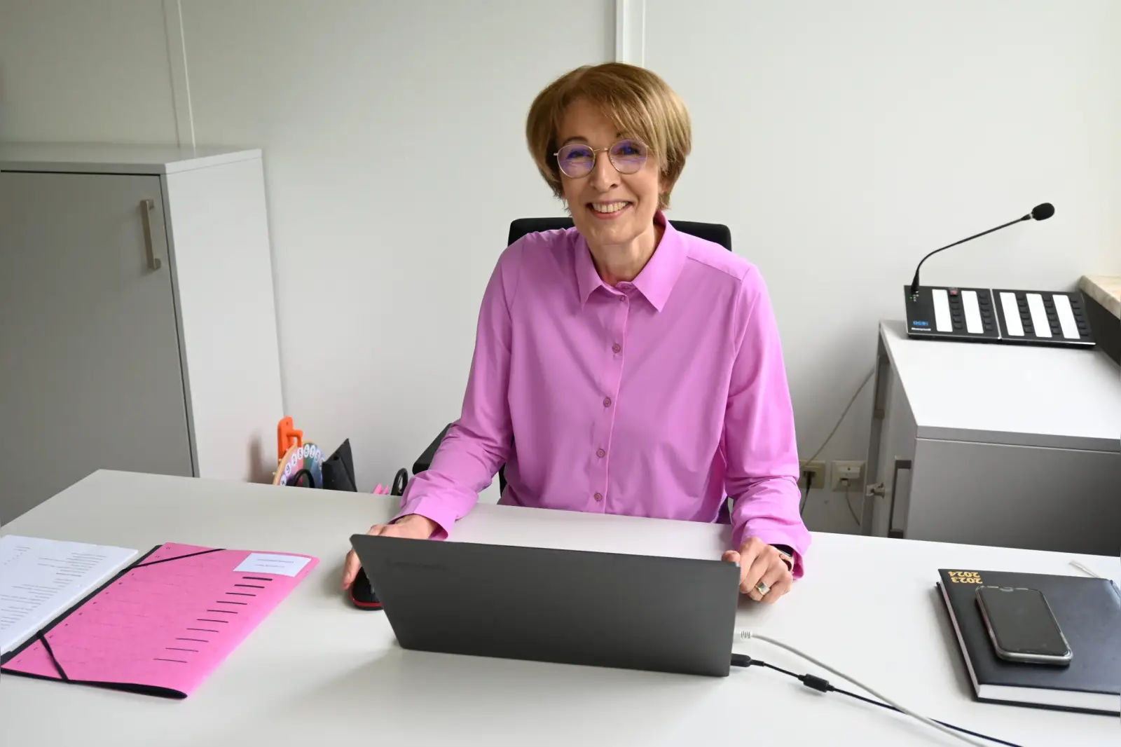 Edith Winter kam 2019 zur Grundschule nach Rahm. Nun wechselt die Rektorin „nach reiflicher Überlegung“ zur Grundschule nach Großenbaum. Archivfoto: sam
