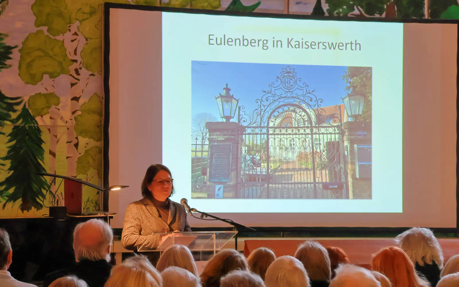 Dr. Annett Büttner bei Ihrem Vortrag. Foto: ah