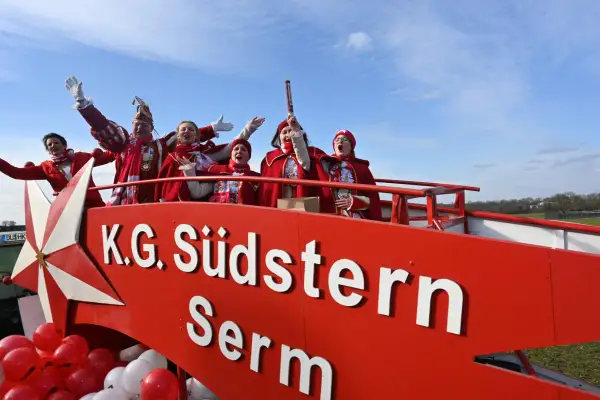 „Südstern helau“: Jecken feiern vielfältig und friedlich