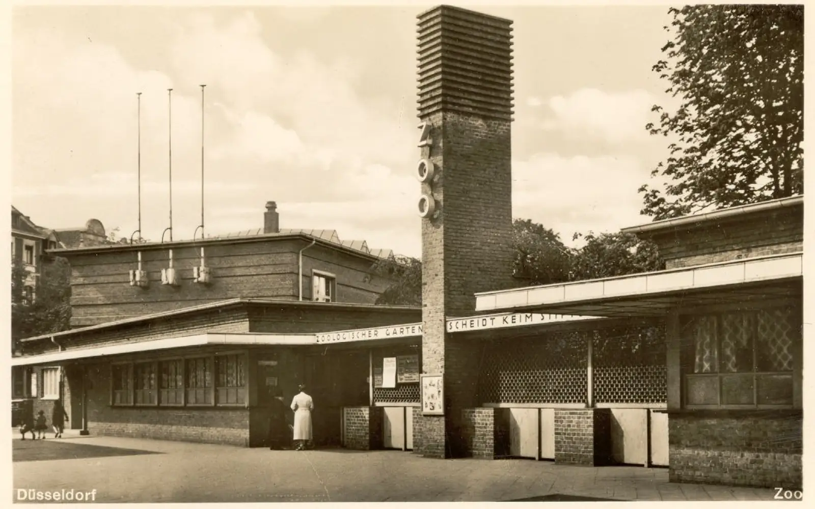Der Eingang des Zoologischen Gartens Düsseldorf an der Brehmstraße – das Gelände wurde im Zweiten Weltkrieg vollständig zerstört. Archivfoto: Aquazoo Düsseldorf