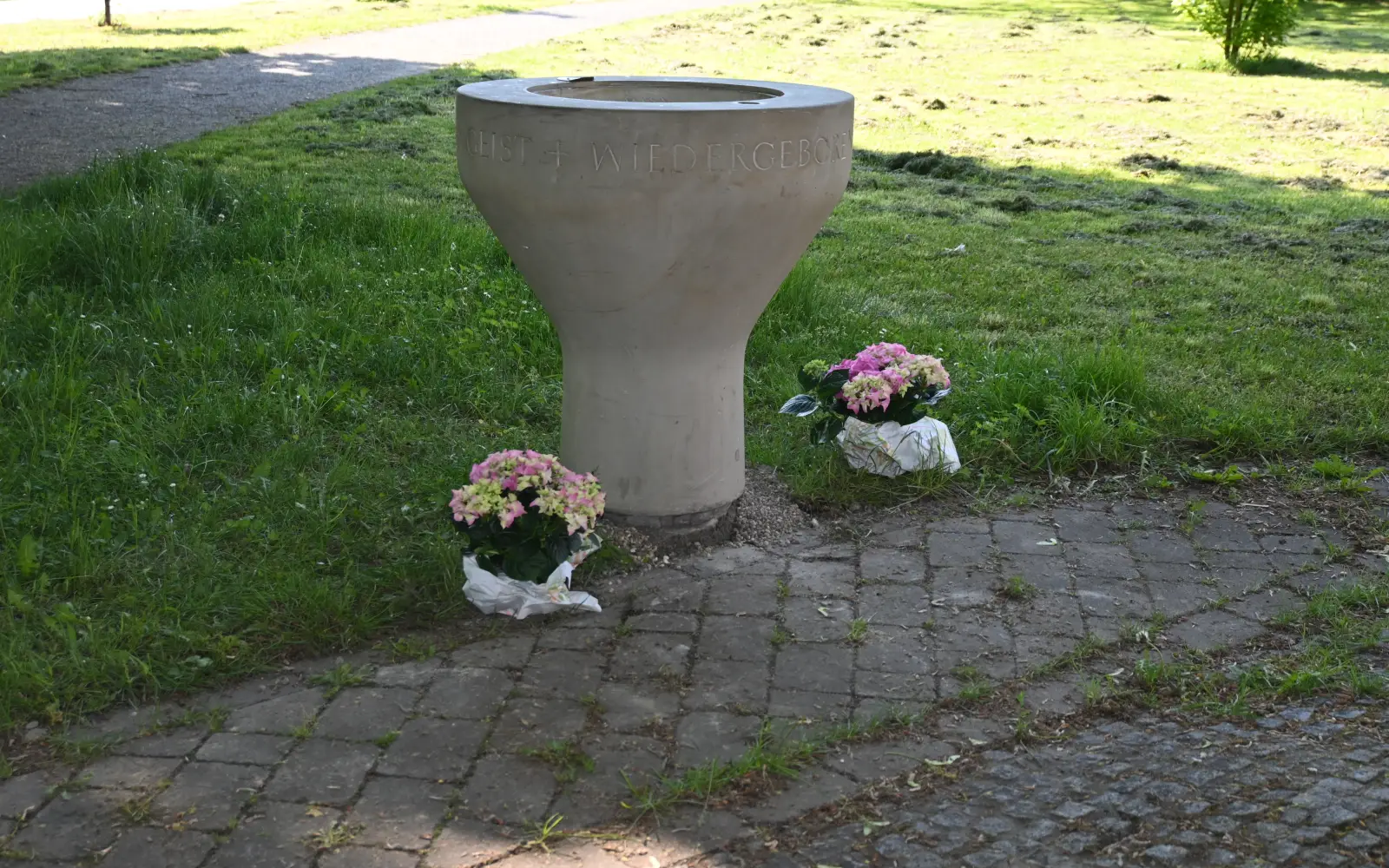 Das Taufbecken ist nun für alle gut zugänglich. Foto: sam