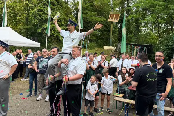 Robert Huben wird neuer König in Mündelheim
