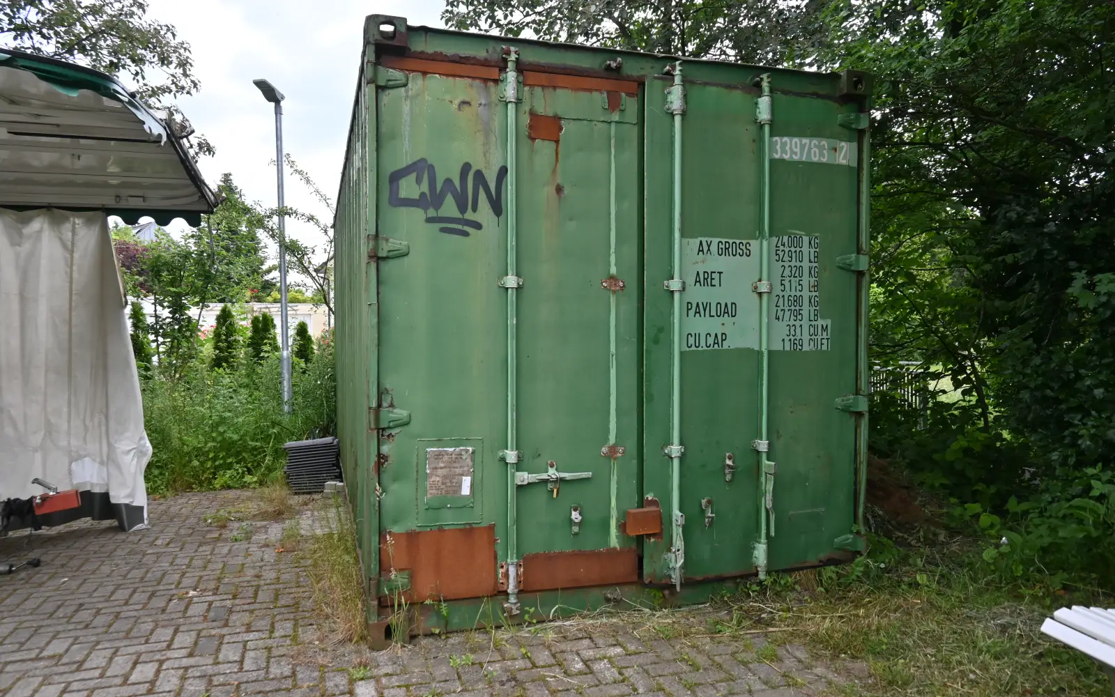 Im Container lagern Sachen, die für den privat betriebenen Wochenmarkt in Rahm benötigt werden - etwa Technik sowie Tische und Bänke. Foto: sam