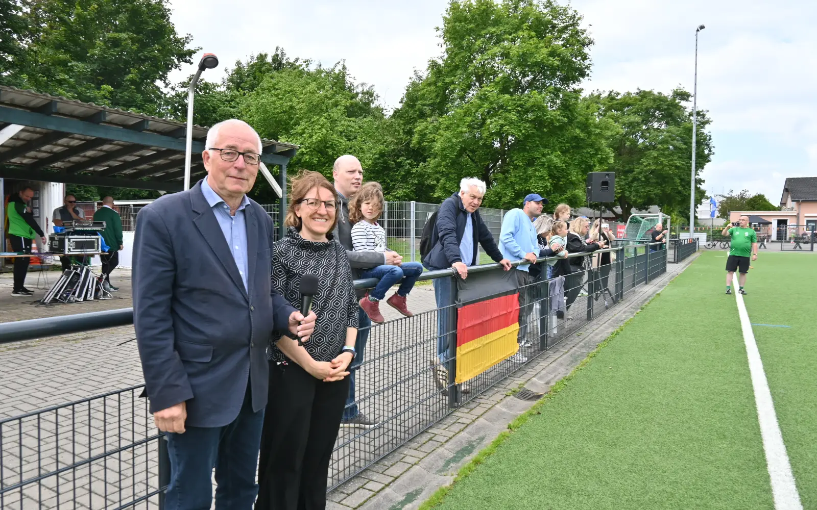 Frank Klinker begrüßte am Samstagmorgen die Sportlerinnen und Gäste in Rahm. Foto: sam