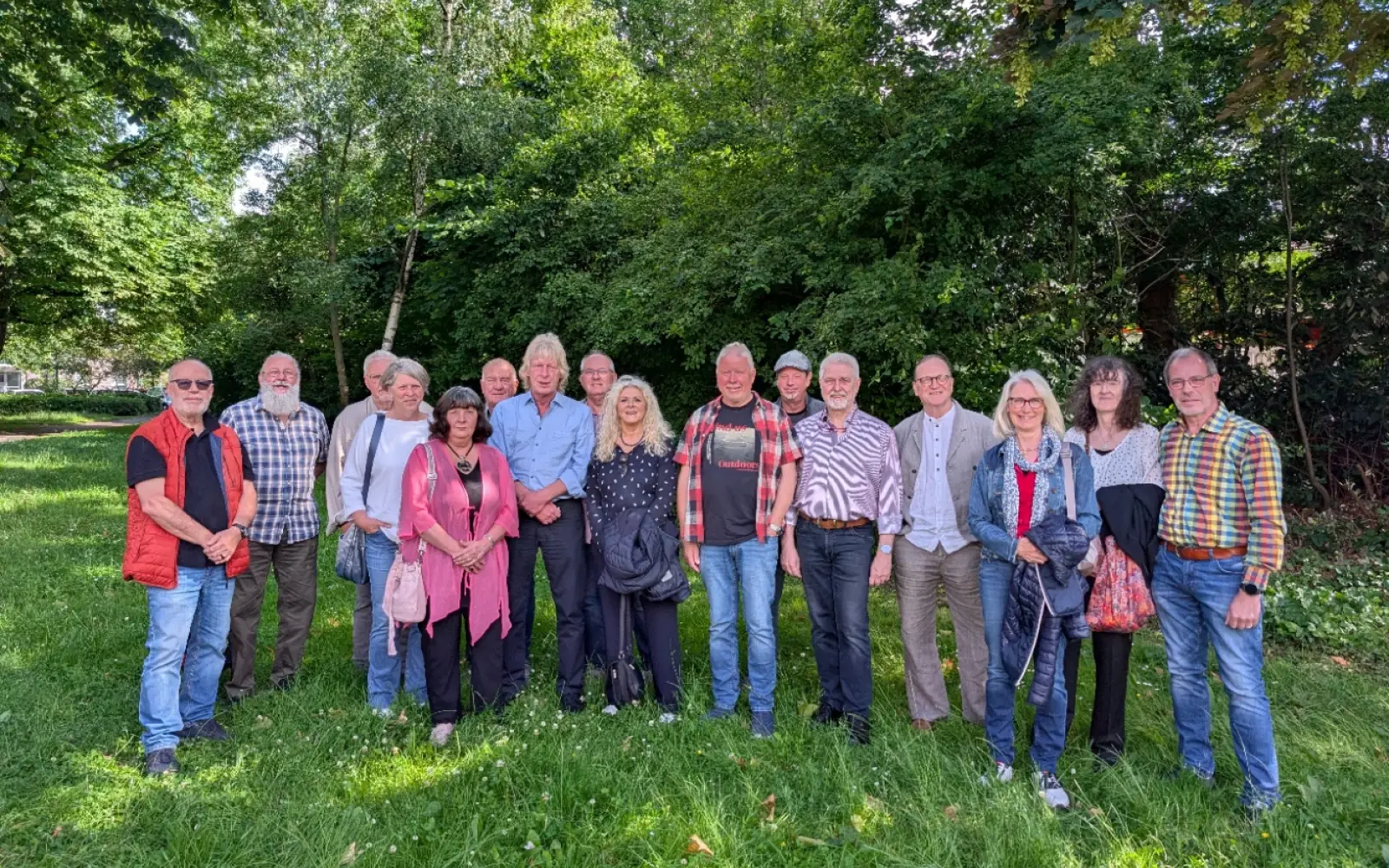 Zu einem kurzweiligen Klassentreffen trafen sich die ehemaligen Schülerinnen und Schüler jetzt in Huckingen. Die 10b war 1976 von der Realschule Süd abgegangen. Foto: privat