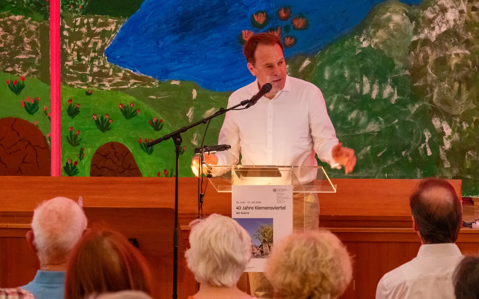 Oberbürgermeister Dr. Stephan Keller würdigte bei der Eröffnung im Museum Kaiserswerth das Klemensviertel als Beispiel gelungener Stadtentwicklung. Foto: ah
