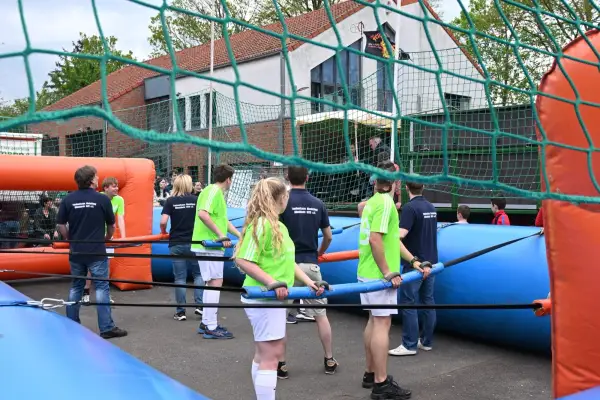 Freiwillige Feuerwehr Mündelheim – Maifest mit Menschenkicker-Turnier