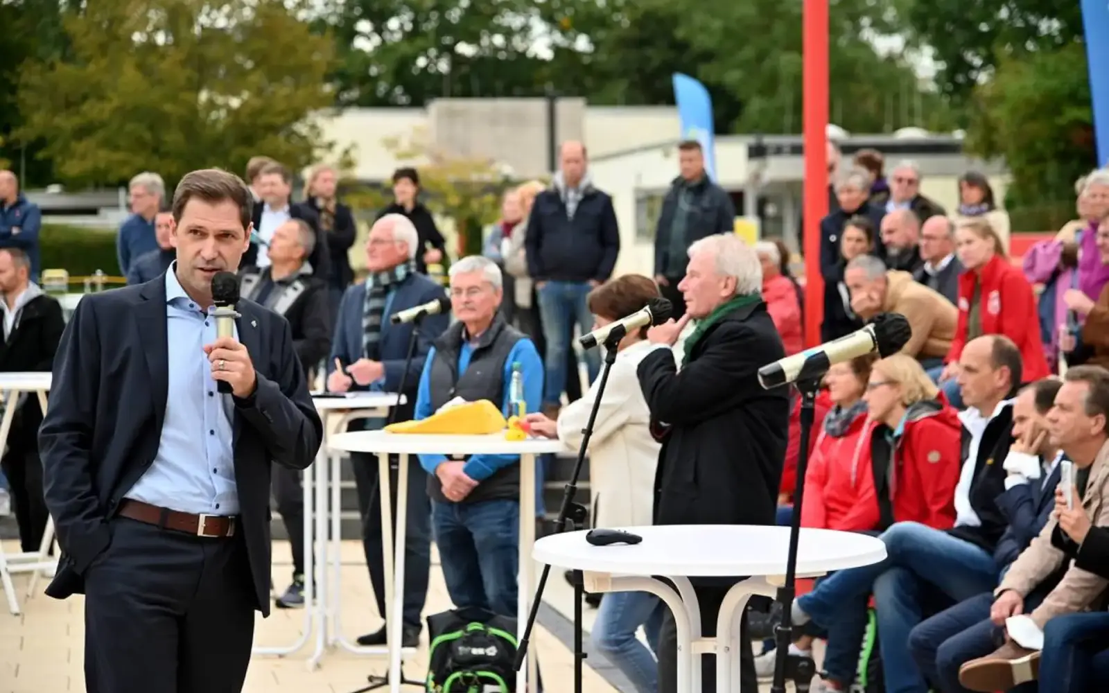 Stadtwerke-Geschäftsführer Marc Bunse bei einer Informationsveranstaltung zur Attraktivierung des Angerbads im September 2021, Foto: Stadtwerke Ratingen