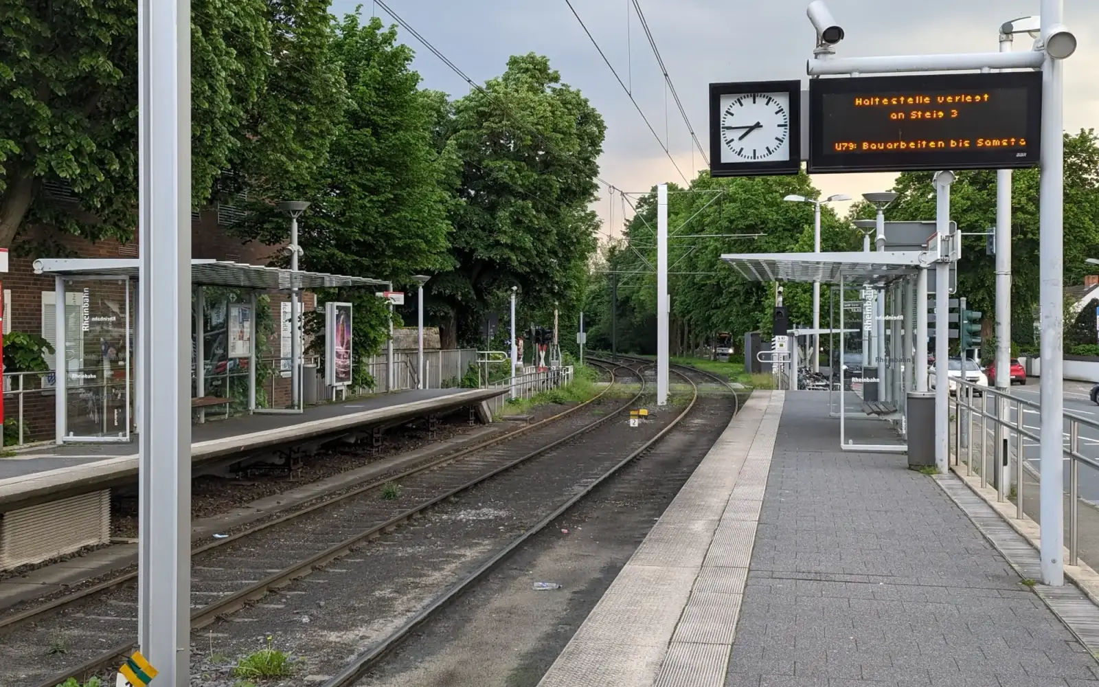 Busse statt Bahnen. Archivfoto: ah