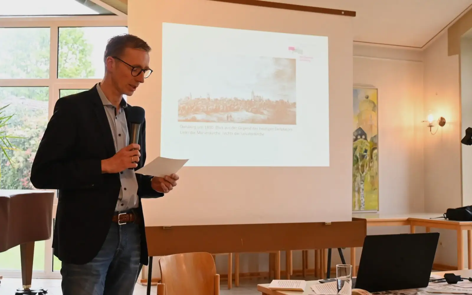 Dr. Andreas Pilger, Leiter des Stadtarchivs Duisburg, referierte vor kurzem auf Einladung des Bürgervereins Großenbaum-Rahm zum Thema „Duisburg – die grüne Stadt?“, Foto: sam