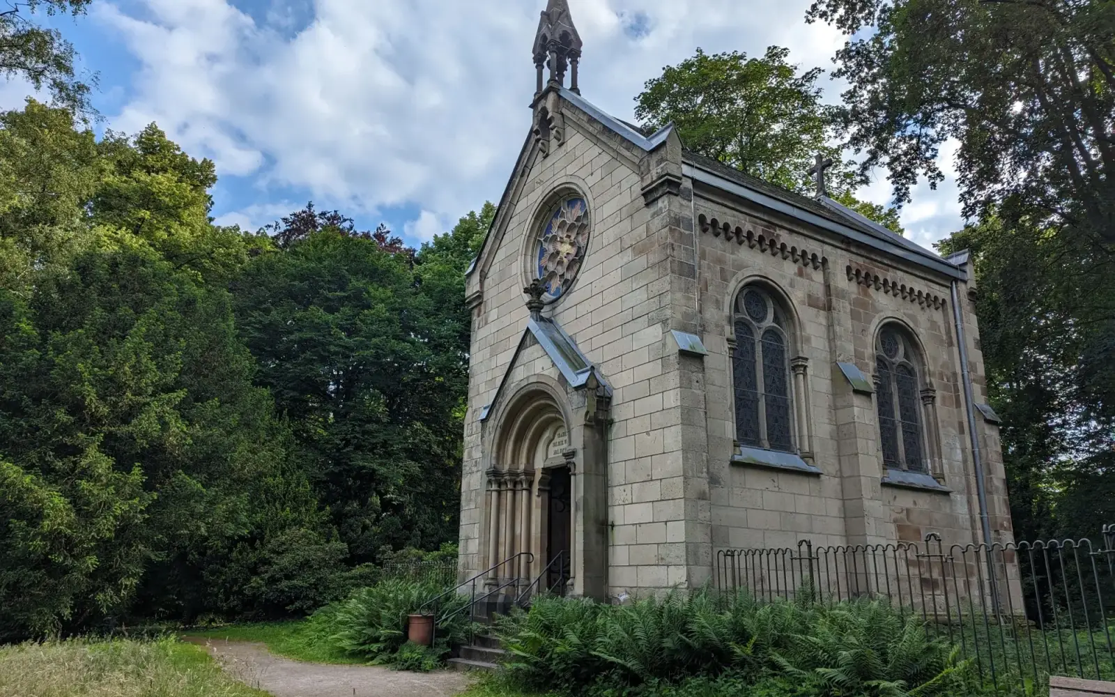 Lantz’sche Kapelle in Düsseldorf-Lohausen, Foto: ah