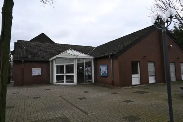 Public Viewing im Gemeindehaus Serm