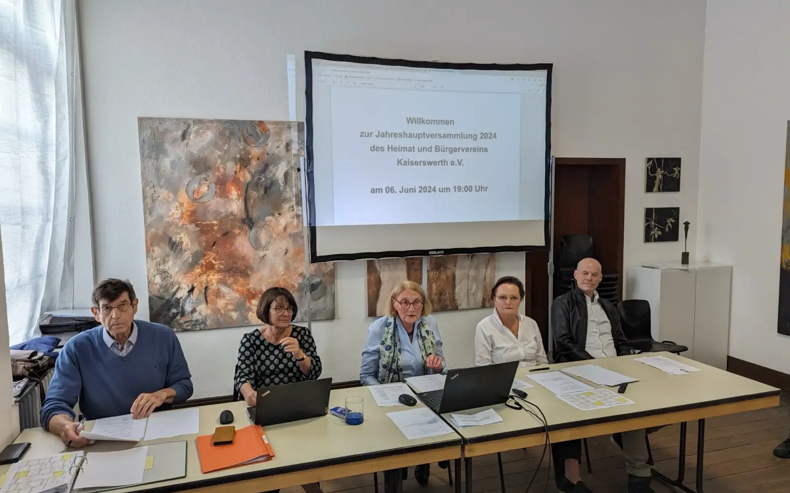 Der Vorstand des Heimat- und Bürgervereins Kaiserswerth (von links): Horst-Dietrich Richard Raue (Schatzmeister), Anne-Rose Geißler (Schriftführerin), Kerstin Döhler (Vorsitzende), Ursula Lösch (stellvertretende Vorsitzende), Gérard Just (stellvertre