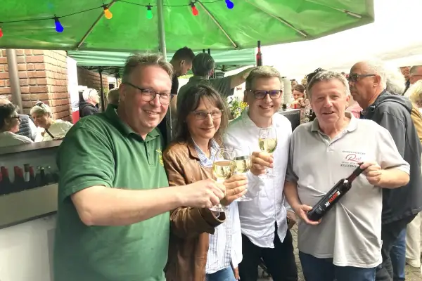 Weinfest bei „Bienen Lindner“: Erfolgreiche Premiere