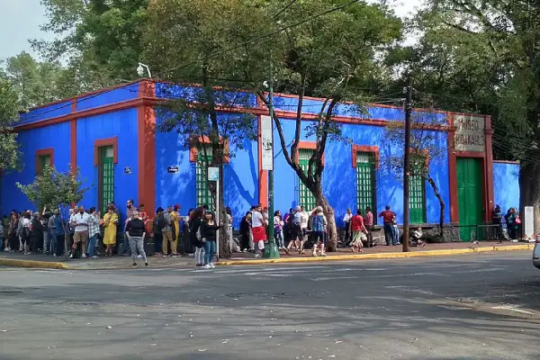 Die Tragische und Faszinierende Welt der Frida Kahlo: Ein Vortrag, der Sie fesseln wird!