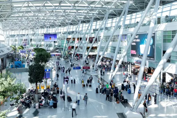 Flughafen Düsseldorf erwartet 3,3 Millionen Passagiere in den Sommerferien
