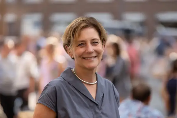 15 Jahre Suitbertus-Gymnasium – Abschied von Claudia Haupt