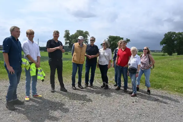 Deichspaziergang der CDU: Neue B288-Rheinbrücke soll zweispurig errichtet werden
