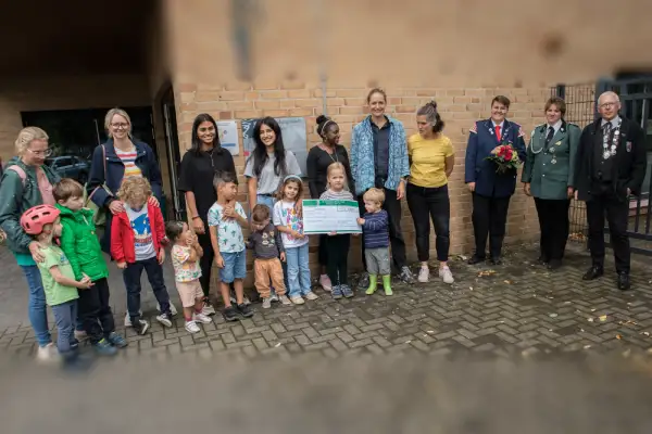 Wittlaerer Schützen überreichten eine Spende an die Nordkap-Familie