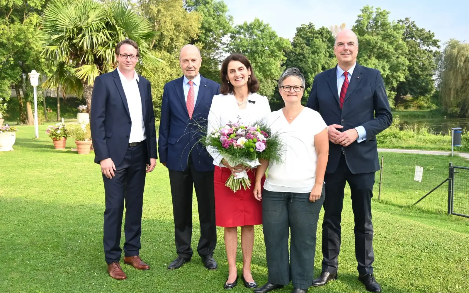 Bei der Verabschiedung (von links): Thomas Harazim, Johannes Freiherr Heereman (ehemaliger Geschäftsführender Präsident des Malteser Hilfsdienstes e.V.), Mechthild Schuten und ihre Nachfolgerin Katja Arens sowie der Kuratoriumsvorsitzende, Dr. Donatu