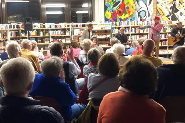 Kabarett in der Bibliothek – eine schöne Auszeit
