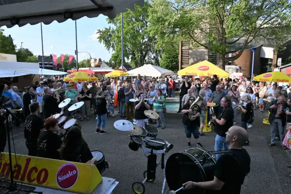 Fest „Rund um das Bezirksamt Süd“ mit Oktoberfest-Flair