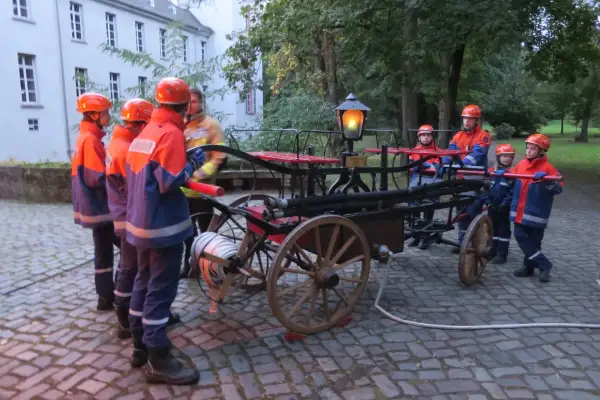 Der Kalkumer Nachtwächter als Geschichtenerzähler