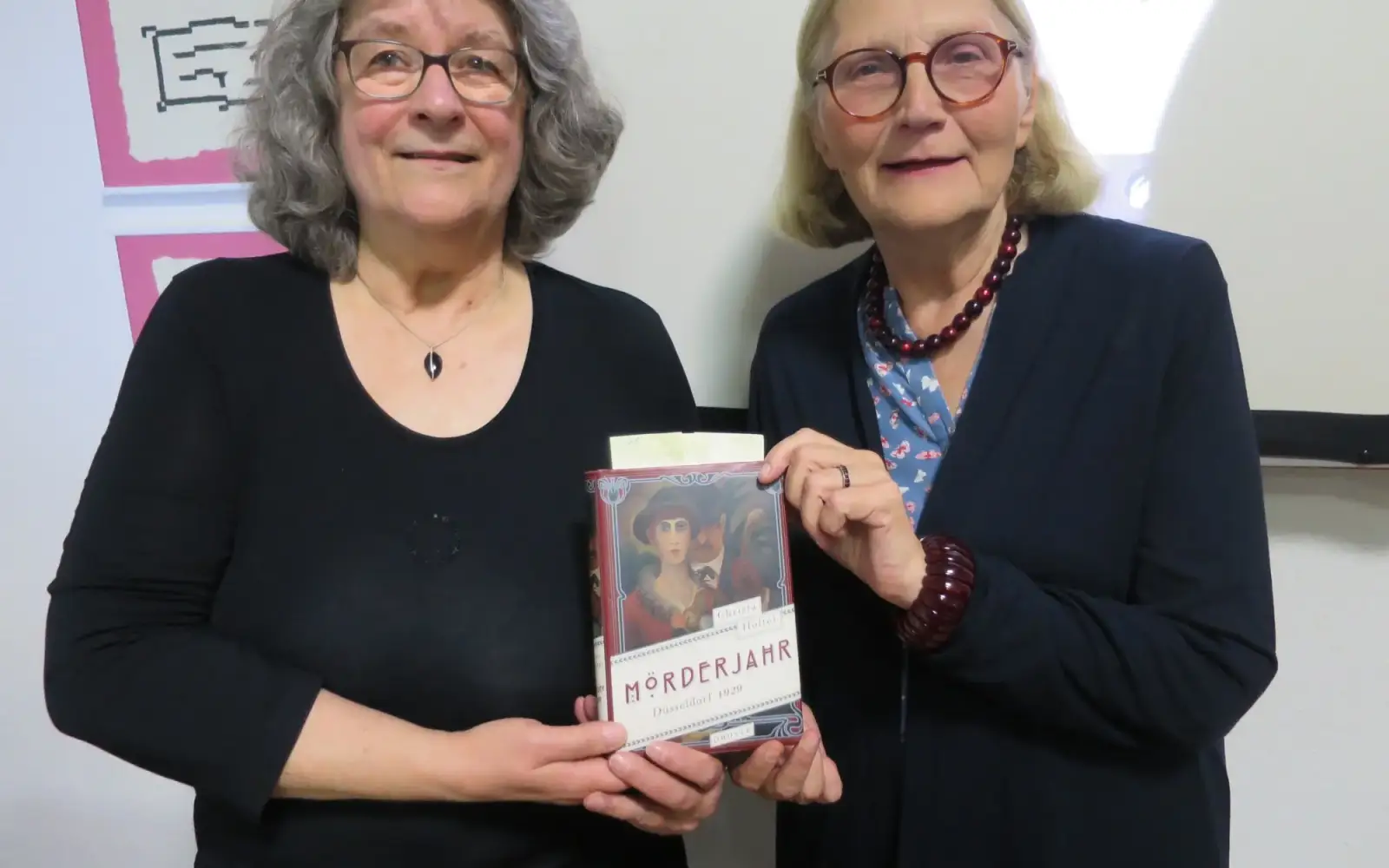 Christa Holtei (links) und Kerstin Döhler, Vorsitzende des Heimat- und Bürgervereins. Foto: hs