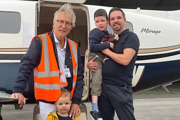 Flying Hope – In Wittlaer werden kostenlose Flüge für schwerkranke Kinder organisiert