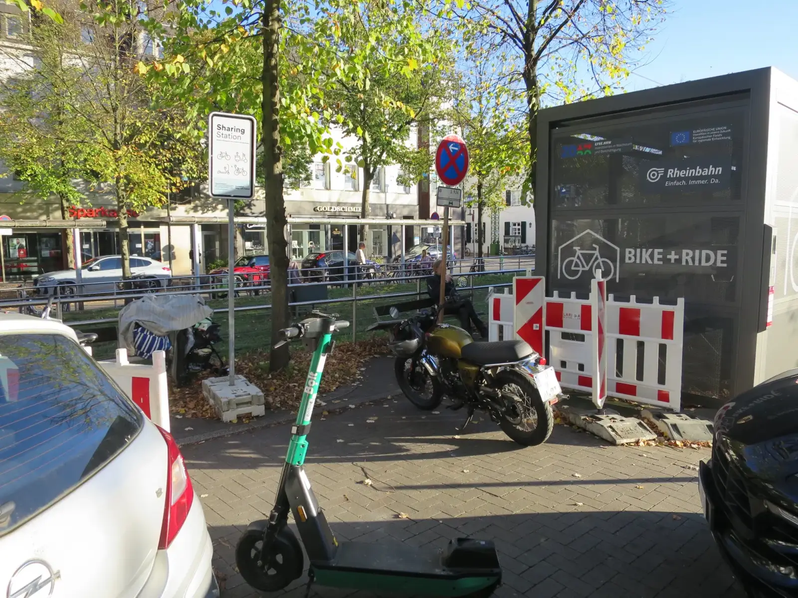 Eine Sharing-Station auf dem Klemensplatz. Foto: hs
